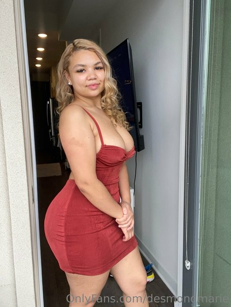 Naakte gelekte OnlyFans-foto van Desmondmarie