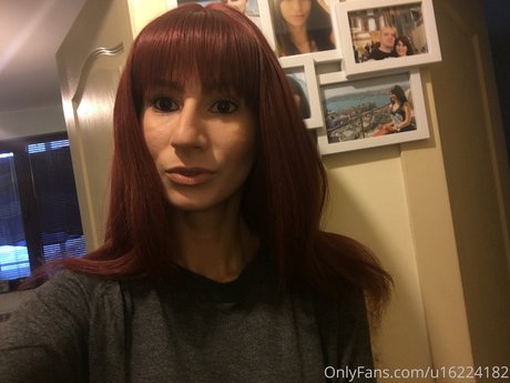 Naakte gelekte OnlyFans-foto van Radosveta
