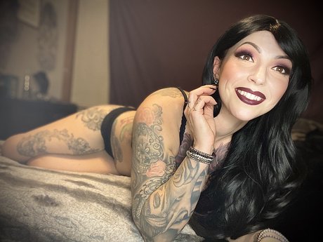 Naakte gelekte OnlyFans-foto van Wickedwitchypoo