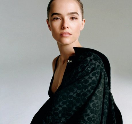 Zoey Deutch
