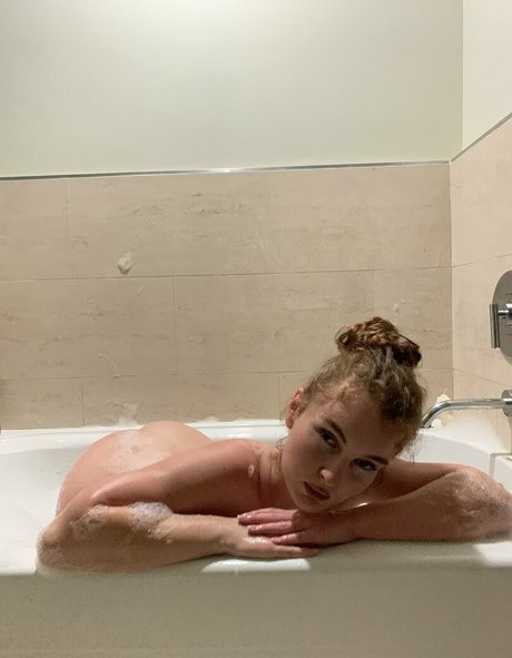 Zoe Rose