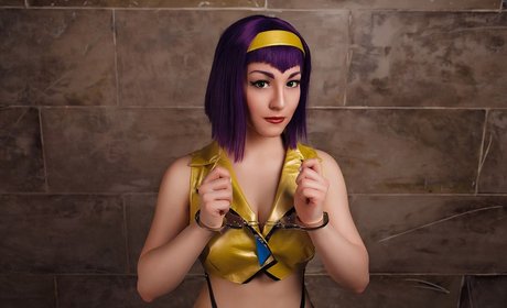 Zoe Volf Cosplay