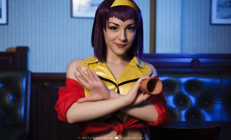 Zoe Volf Cosplay