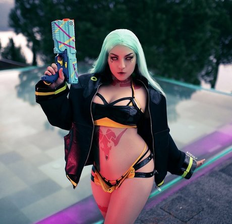 Zoe Volf Cosplay