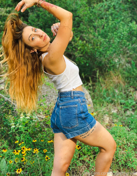 Zoebytheriverfree