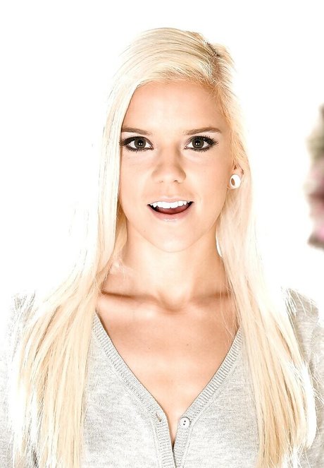 Halle Von
