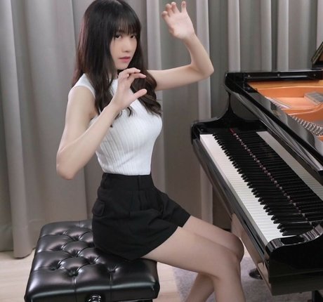 Naakte gelekte OnlyFans-foto van Rus Piano