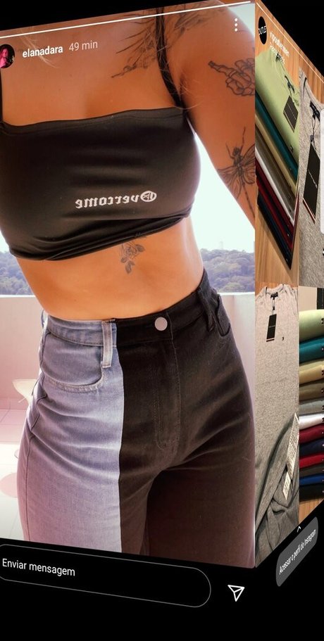 Naakte gelekte OnlyFans-foto van Elana Dara