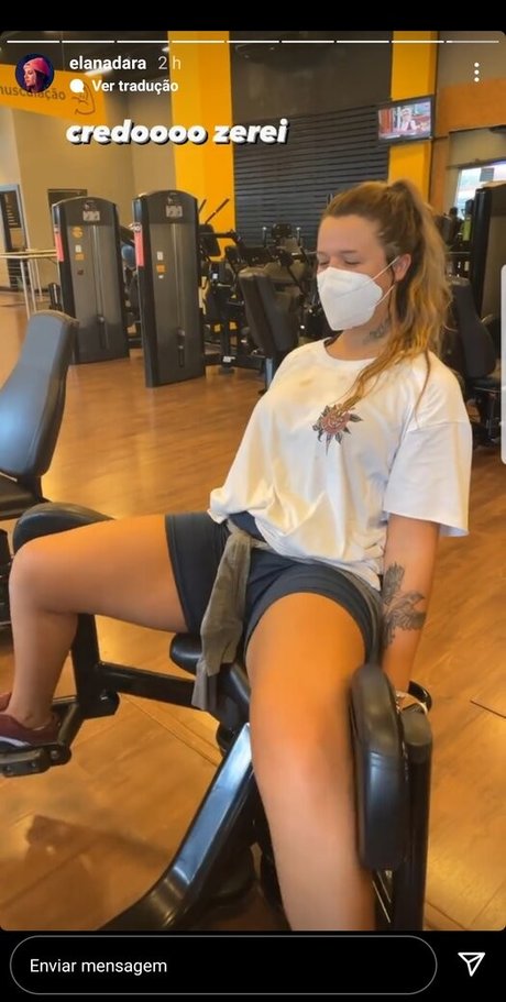 Naakte gelekte OnlyFans-foto van Elana Dara