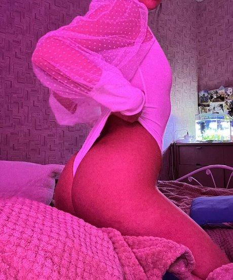 Naakte gelekte OnlyFans-foto van Ksennik