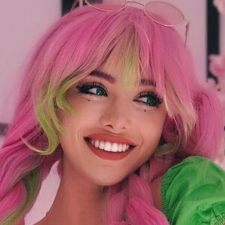 Naakte gelekte OnlyFans-foto van Juli Byonett