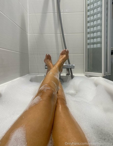 Naakte gelekte OnlyFans-foto van Rachel Alice