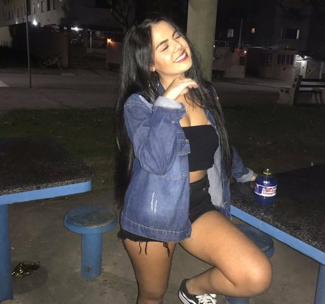 Naakte gelekte OnlyFans-foto van Giovanna Delvaux