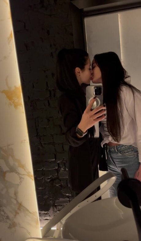 Naakte gelekte OnlyFans-foto van Tinakross