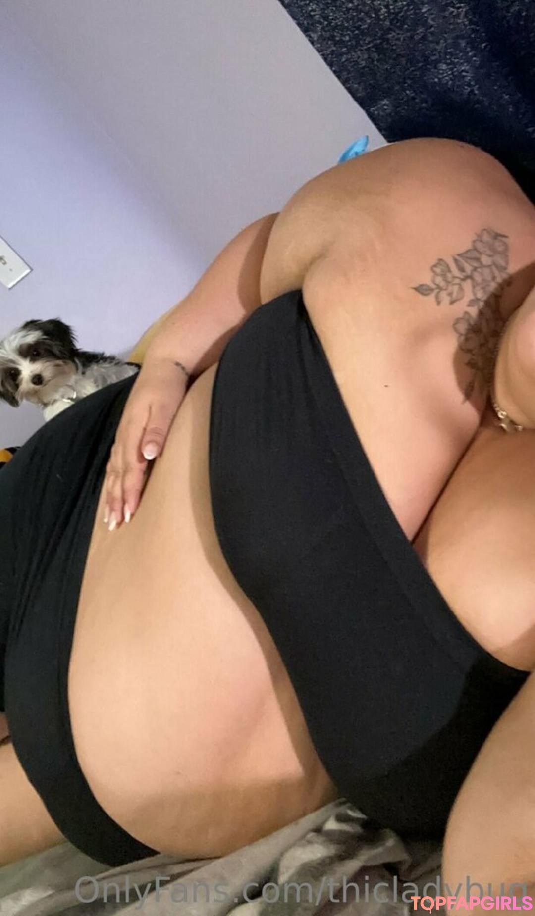 Naakte gelekte OnlyFans-foto van Thicladybug #26 Naakte gelekte OnlyFans-foto van Thicladybug #26