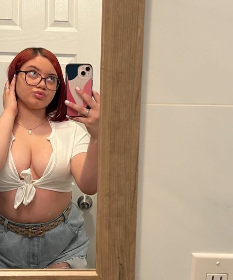 Naakte gelekte OnlyFans-foto van Sesy Dadoll