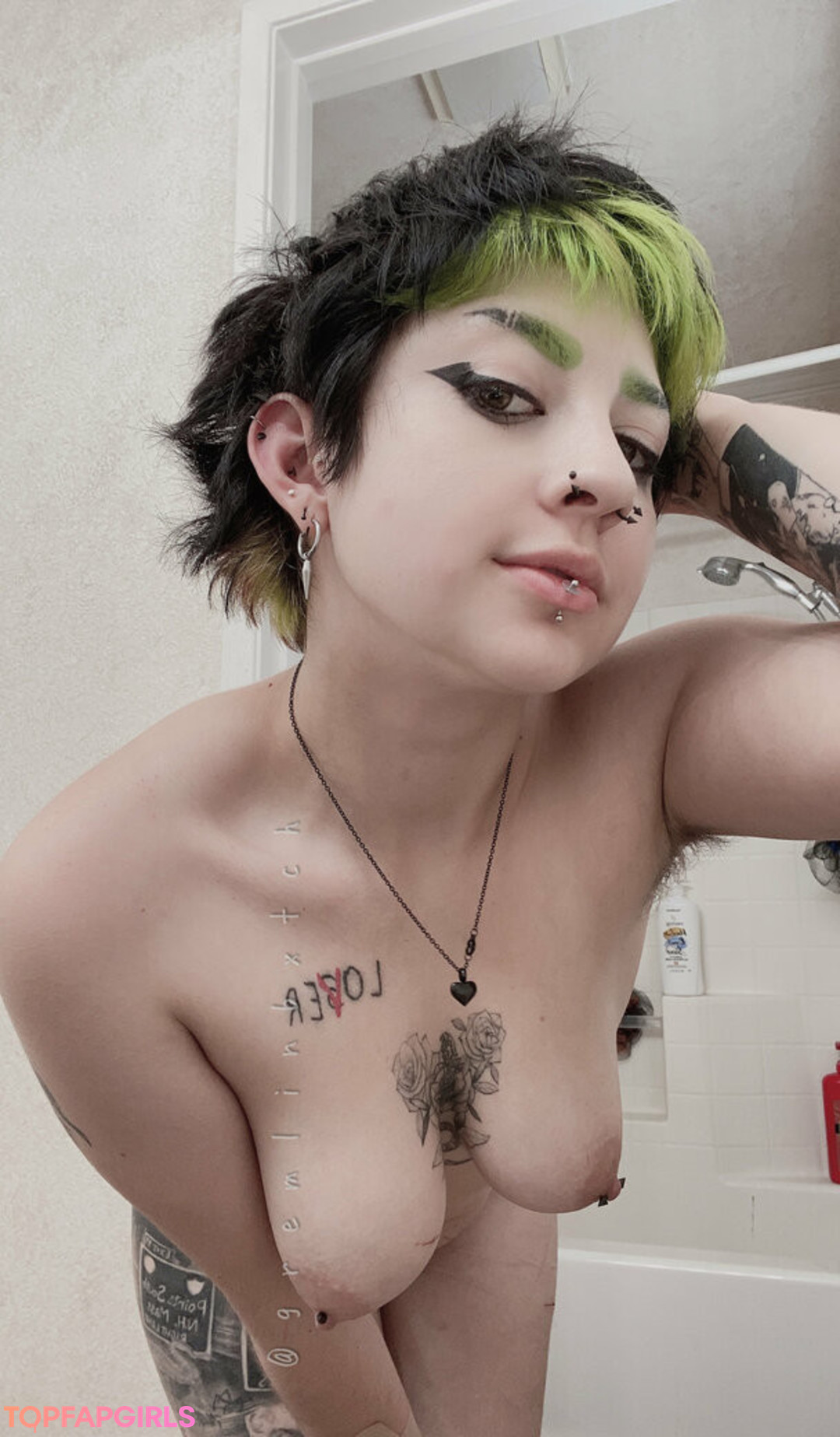 Naakte gelekte OnlyFans-foto van Gremlinbxtch #286 Naakte gelekte OnlyFans-foto van Gremlinbxtch #286