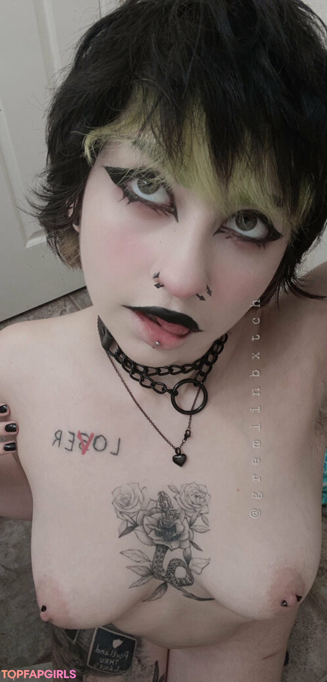 Naakte gelekte OnlyFans-foto van Gremlinbxtch #404 Naakte gelekte OnlyFans-foto van Gremlinbxtch #404