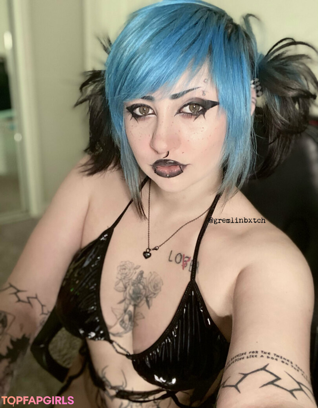 Naakte gelekte OnlyFans-foto van Gremlinbxtch #565 Naakte gelekte OnlyFans-foto van Gremlinbxtch #565