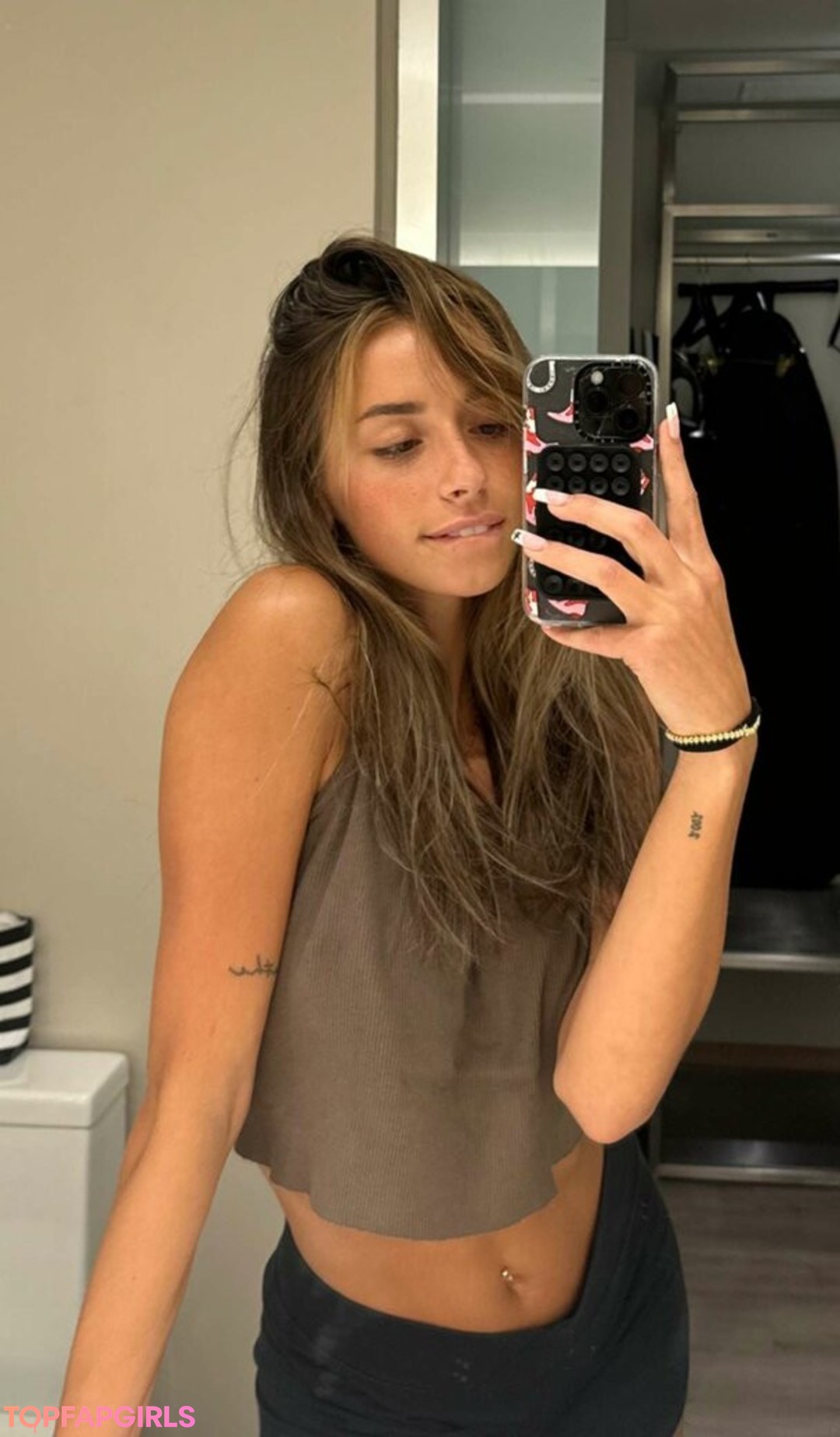 Naakte gelekte OnlyFans-foto van Sadie Mckenna #1061