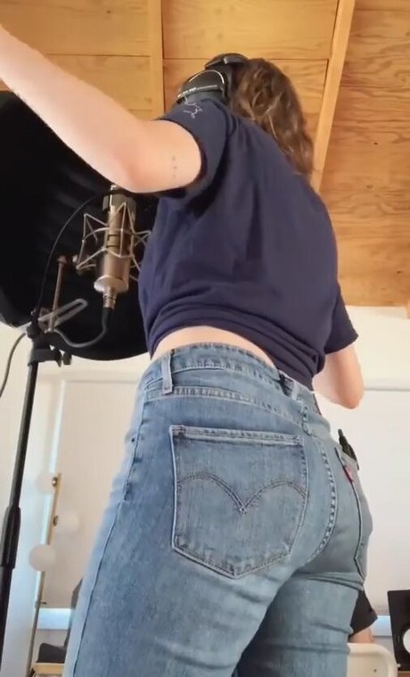 Lauren Mayberry