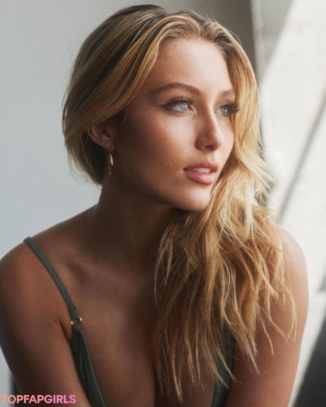 Naakte gelekte OnlyFans-foto van Heloise Hut #1145