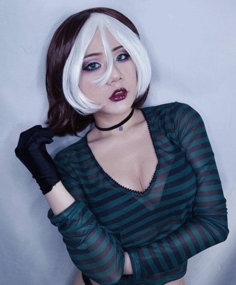 Naakte gelekte OnlyFans-foto van Katy Kat Cosplay