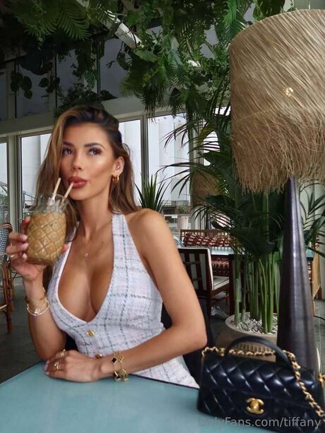 Naakte gelekte OnlyFans-foto van Tiffany