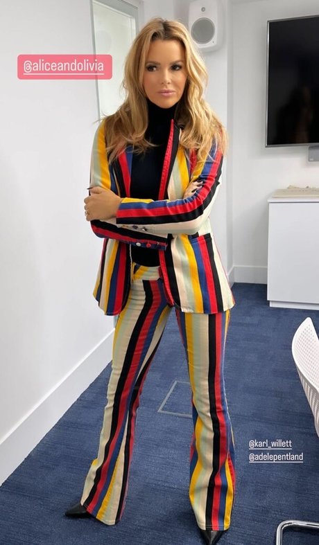 Naakte gelekte OnlyFans-foto van Amanda Holden