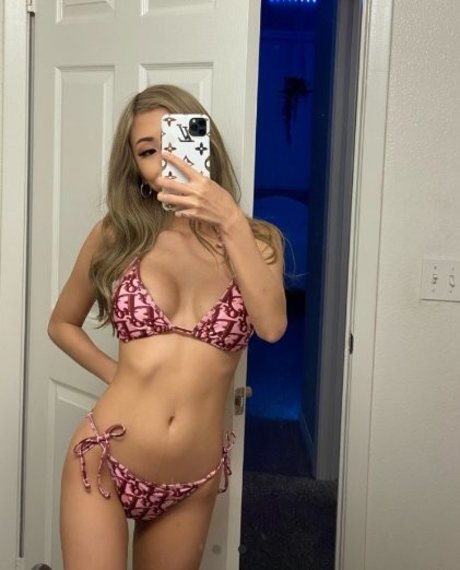 Naakte gelekte OnlyFans-foto van Supcaitlin