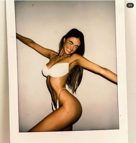 Naakte gelekte OnlyFans-foto van Ella Cervetto
