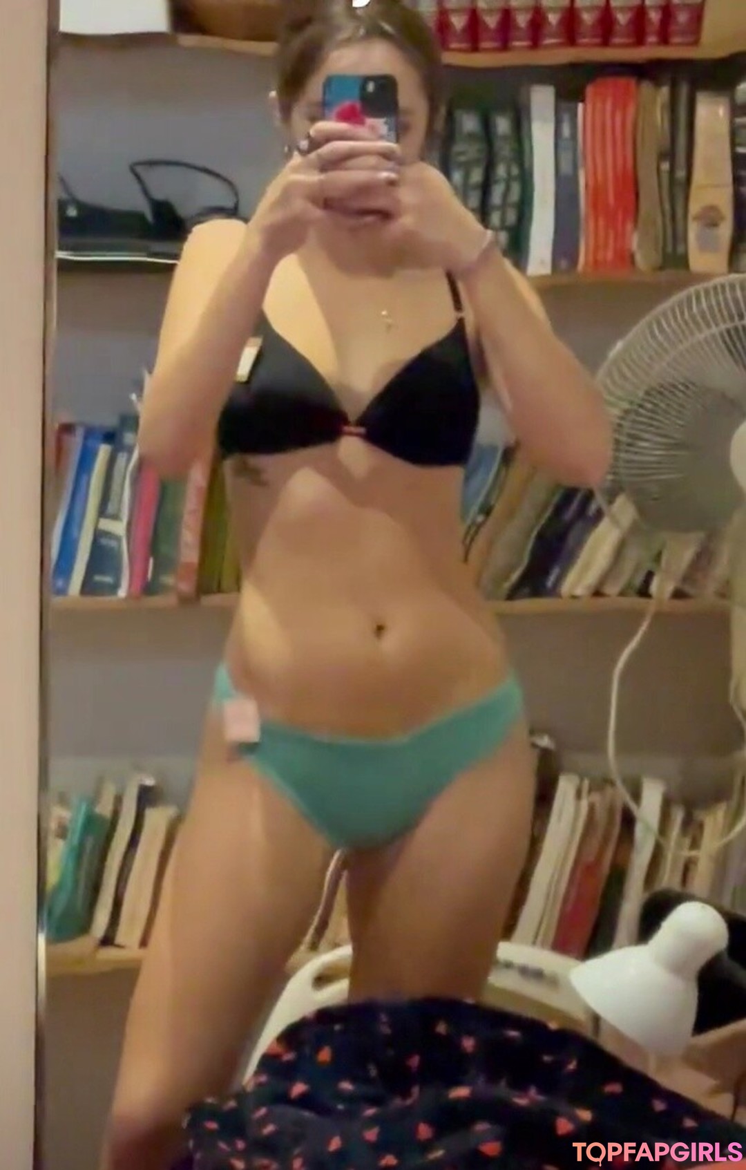 Naakte gelekte OnlyFans-foto van Angeles Watters #1793