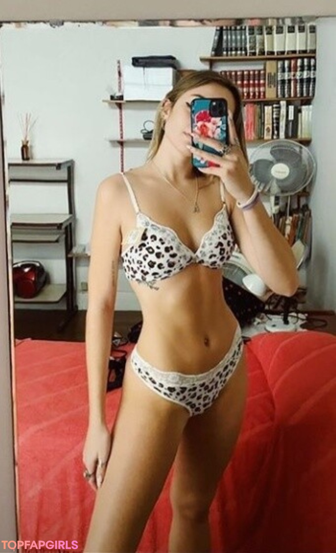 Naakte gelekte OnlyFans-foto van Angeles Watters #1802