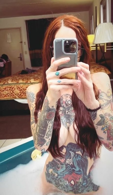 Naakte gelekte OnlyFans-foto van Gojiragoesrawr