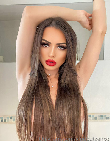 Naakte gelekte OnlyFans-foto van Doutzenxo