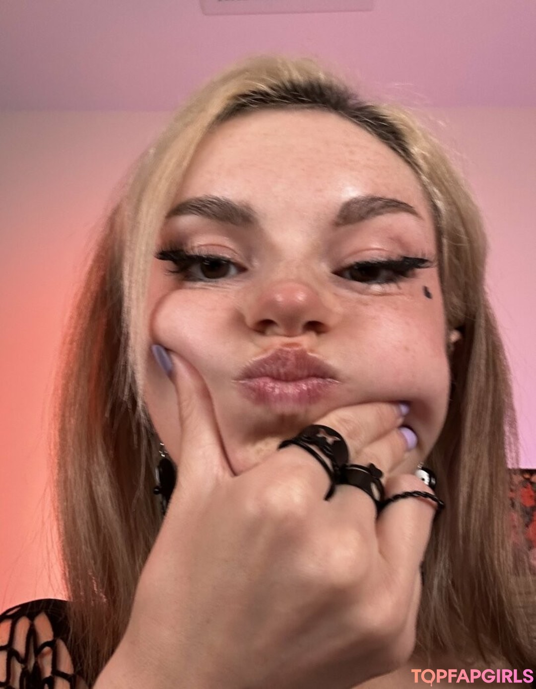 Naakte gelekte OnlyFans-foto van Busy B Asmr #1461