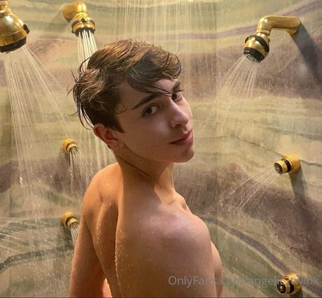 Naakte gelekte OnlyFans-foto van Mxchcuevas