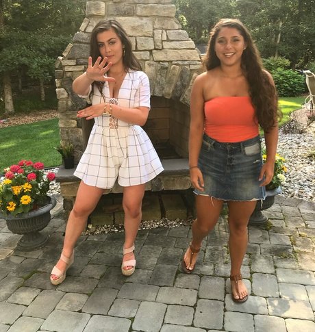 Julia & Olivia