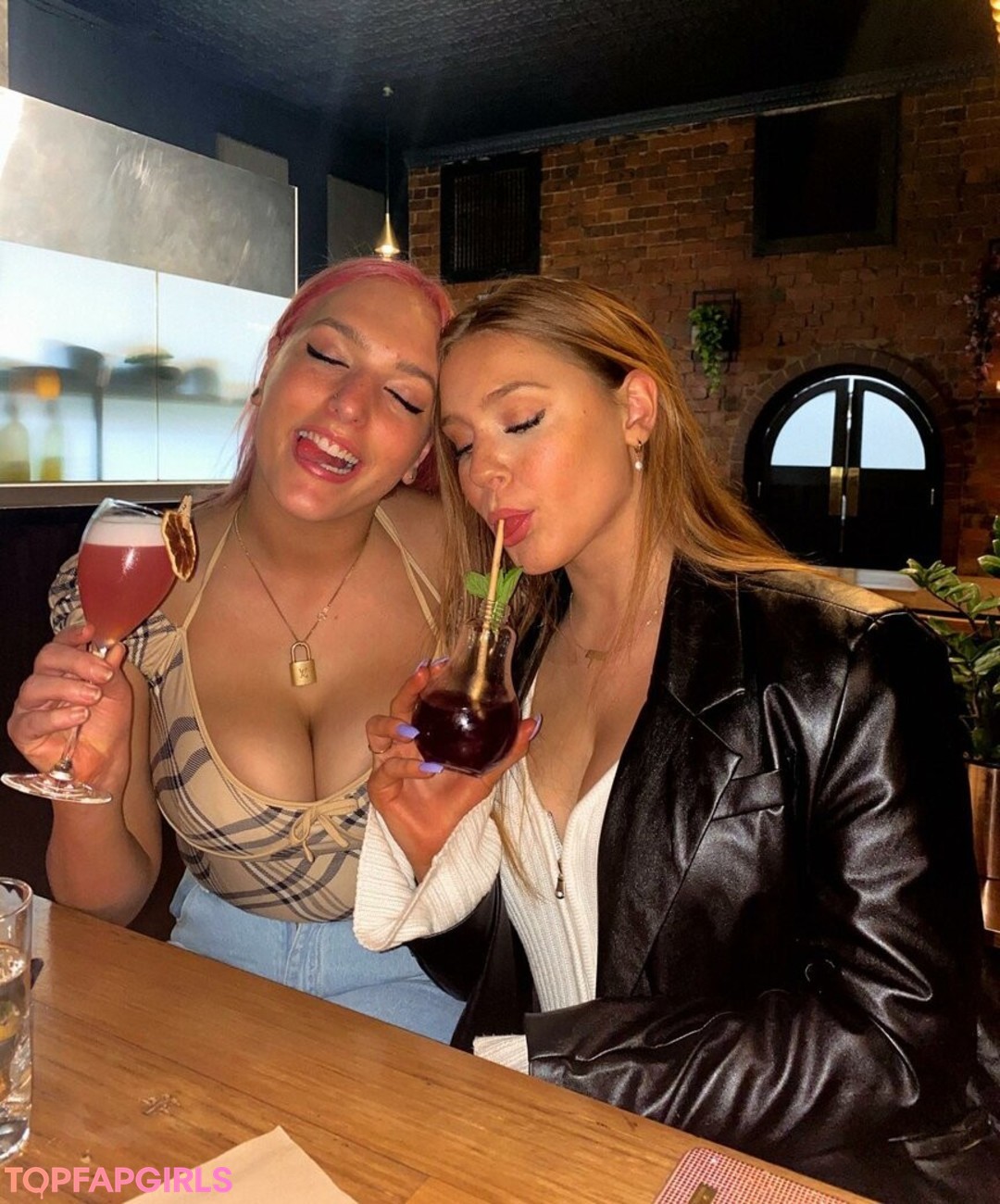 Naakte gelekte OnlyFans-foto van Alanna Pow #97 Naakte gelekte OnlyFans-foto van Alanna Pow #97