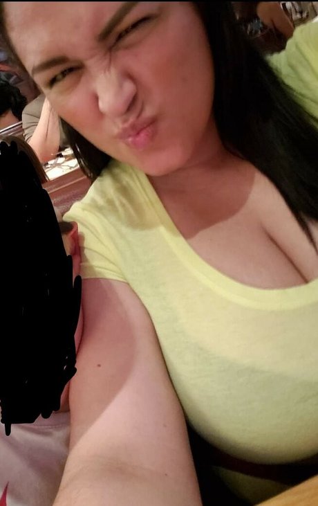 Naakte gelekte OnlyFans-foto van E Casey