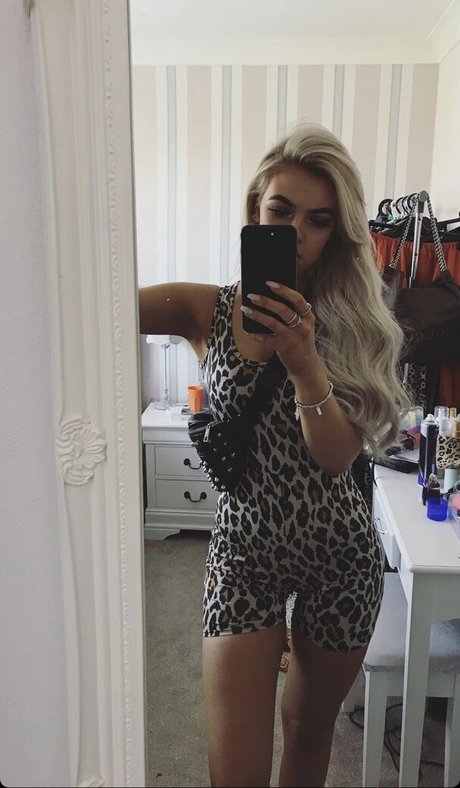 Naakte gelekte OnlyFans-foto van Bethany Fraser