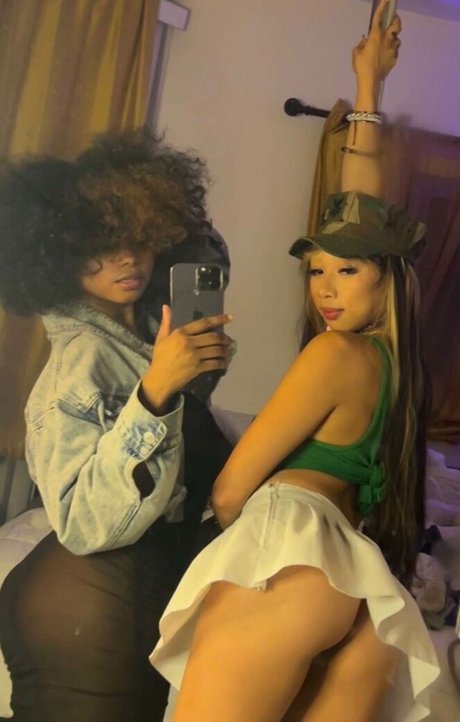 Naakte gelekte OnlyFans-foto van Waifufilez