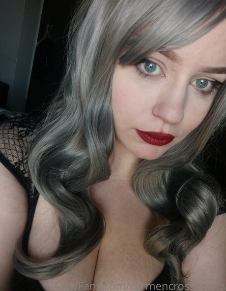 Naakte gelekte OnlyFans-foto van Lilithcrossbones