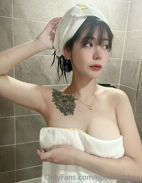 Naakte gelekte OnlyFans-foto van Goodnightyui