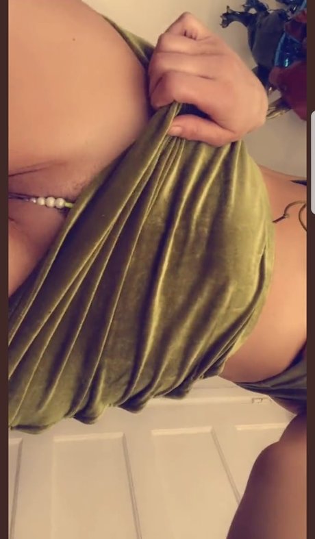 Naakte gelekte OnlyFans-foto van Miss Jessicaj