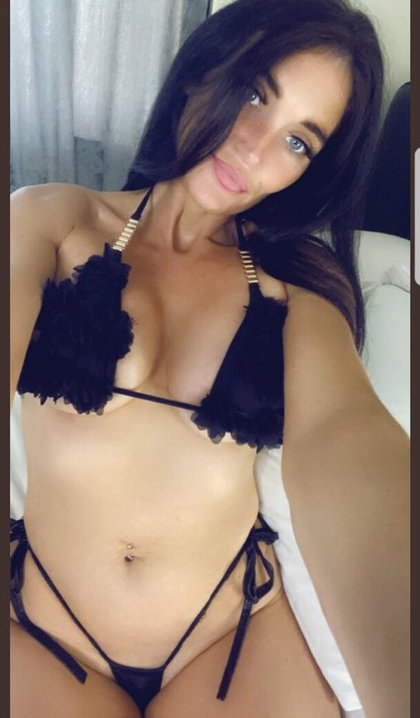 Naakte gelekte OnlyFans-foto van Miss Jessicaj