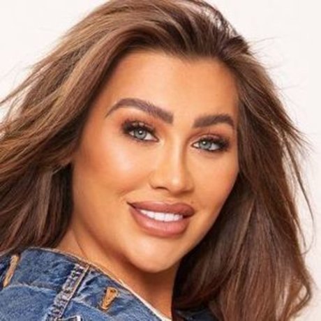Naakte gelekte OnlyFans-foto van Lauren Goodger