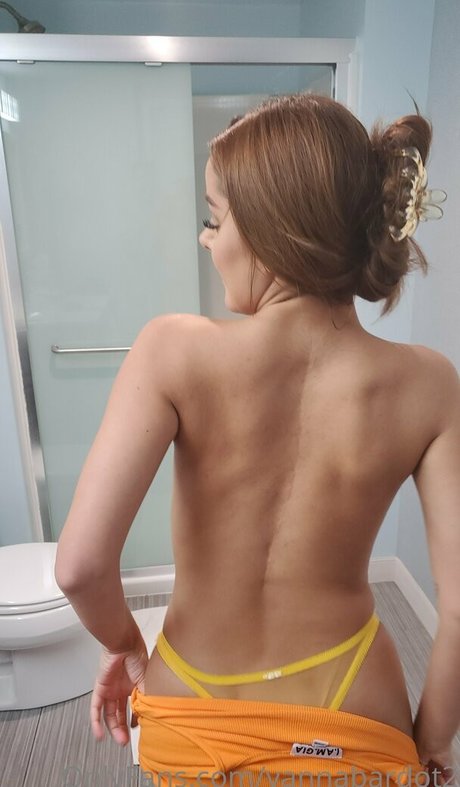 Naakte gelekte OnlyFans-foto van Vannabardot2