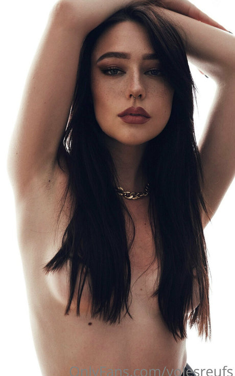Naakte gelekte OnlyFans-foto van Yolesreufs