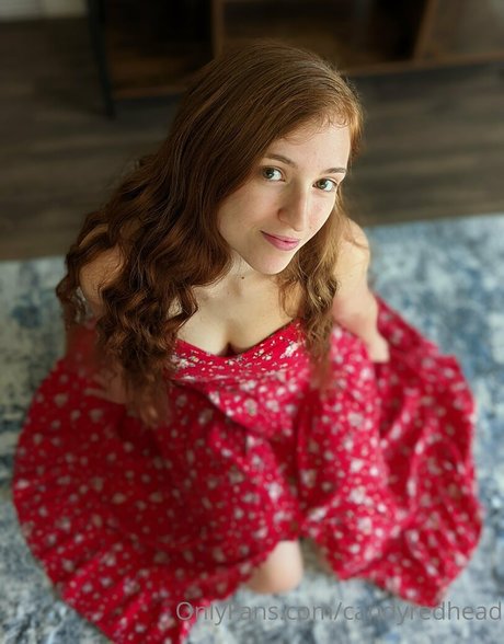 Naakte gelekte OnlyFans-foto van Candyredhead